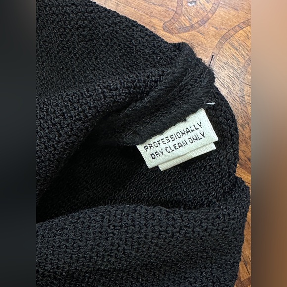 St. John Basics Black Santana Knit Pencil Skirt Size 10 – Classic Minimalist - Picture 7 of 8